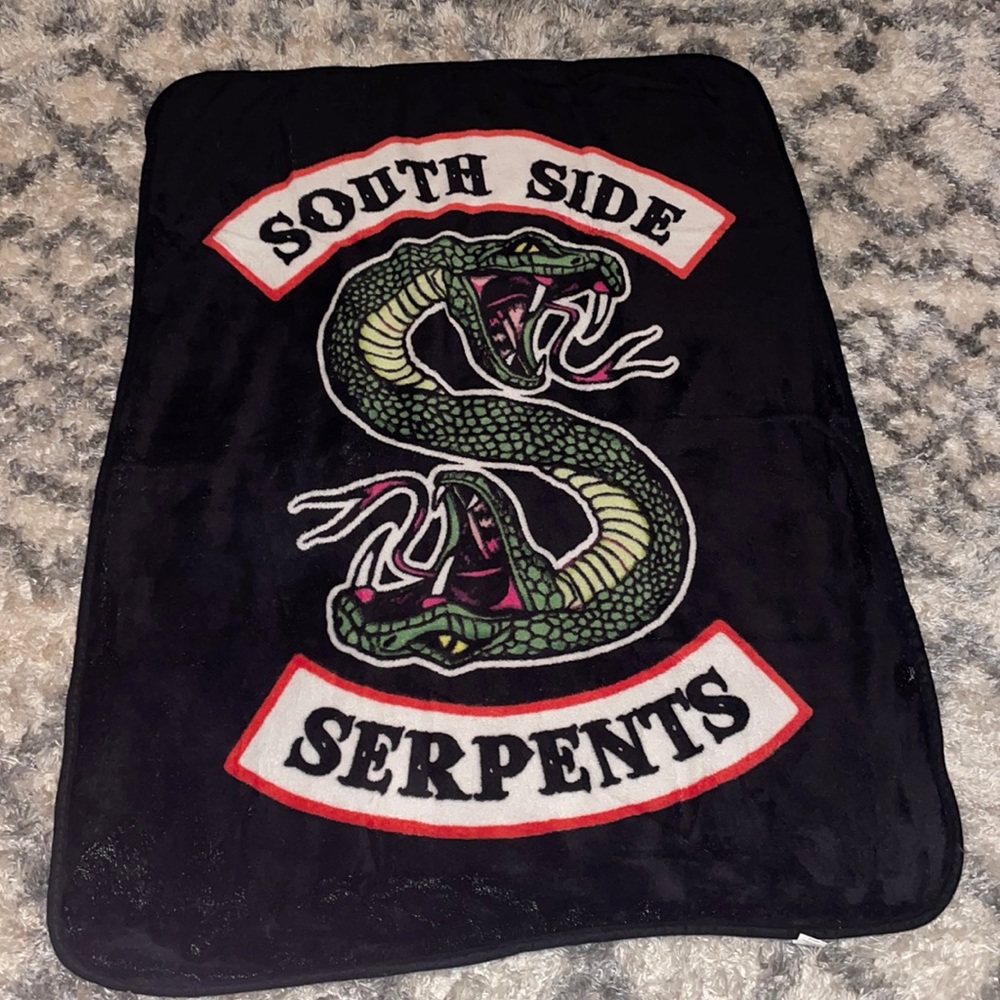 Riverdale South Side Serpents 38” x 50” throw